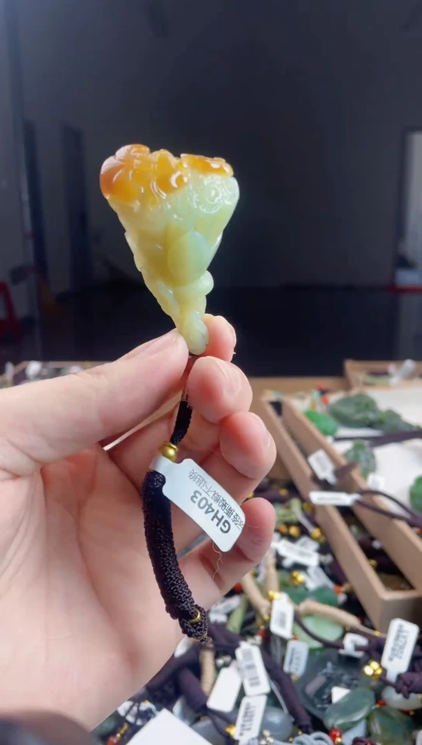 颈饰未镶嵌和田玉1