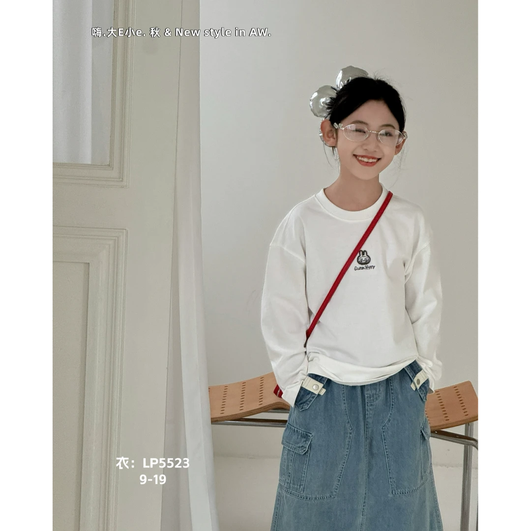 2025秋『简约百搭』女童新款毛绒刺绣印花简约白色长袖T恤5523