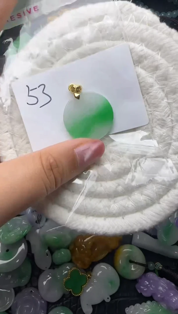 颈饰未镶嵌翡翠缅甸翡翠吊坠