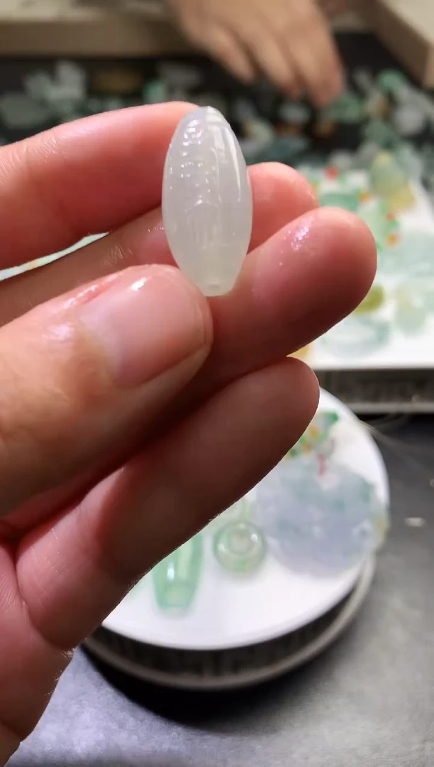 未镶嵌定制翡翠毛货