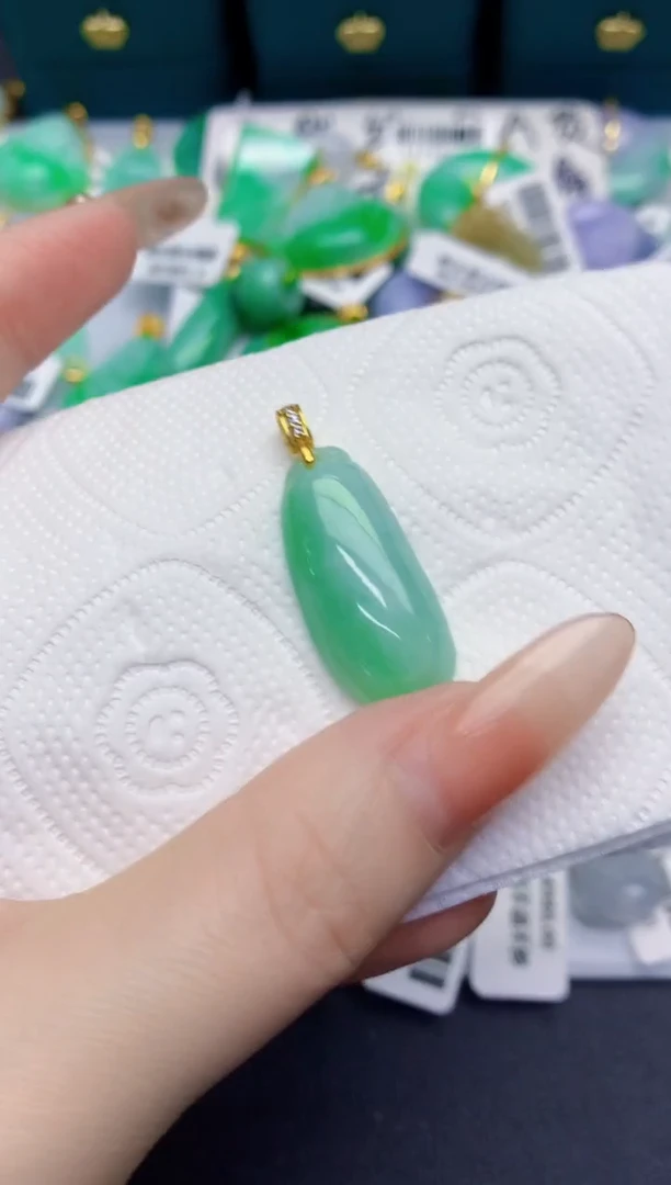 颈饰未镶嵌翡翠缅甸天然翡翠A货