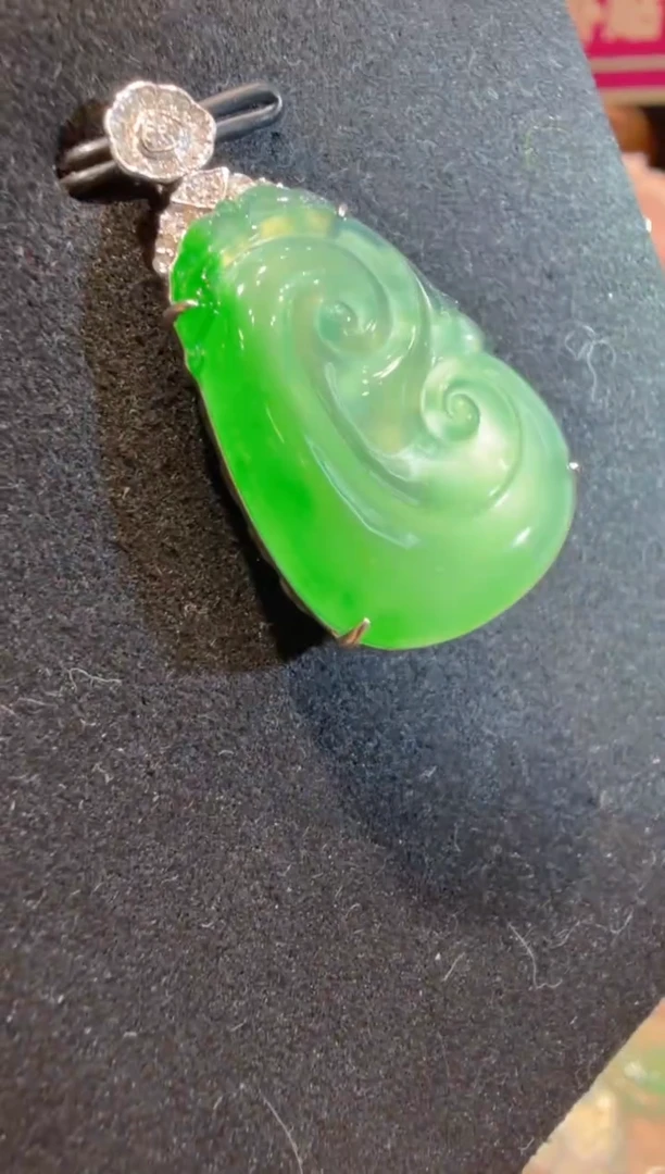 吊坠(不含链)18K金镶嵌翡翠多样性团购发一件