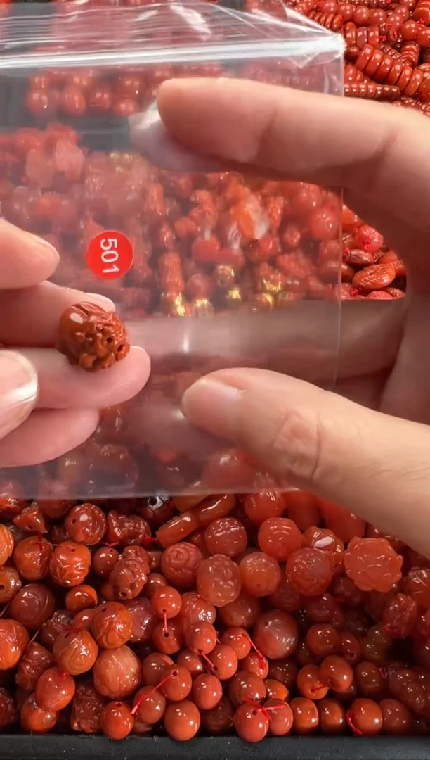 【闪购商品】南红玛瑙颈饰未镶嵌1