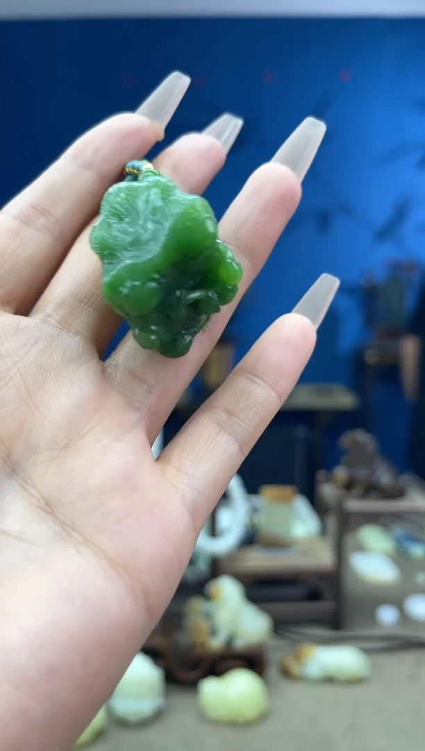 和田玉未镶嵌颈饰1