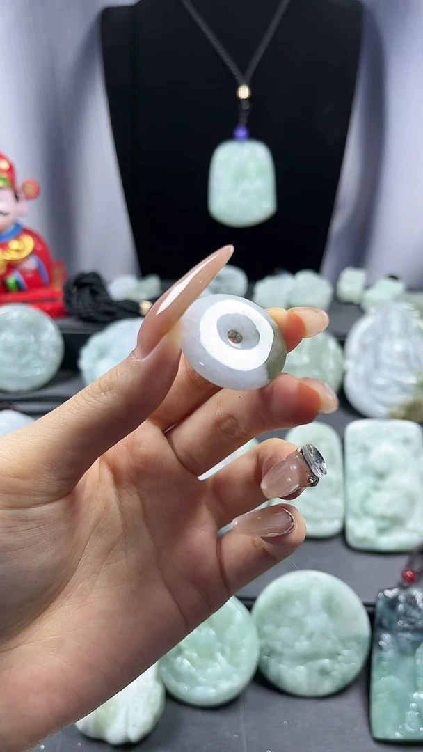 【闪购商品】翡翠颈饰未镶嵌平安扣