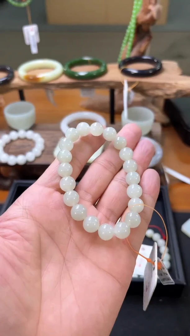 未镶嵌手串和田玉卡10且末青白圆珠 多样性发一