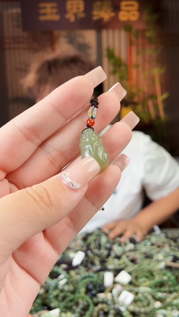 和田玉未镶嵌颈饰拍一发一