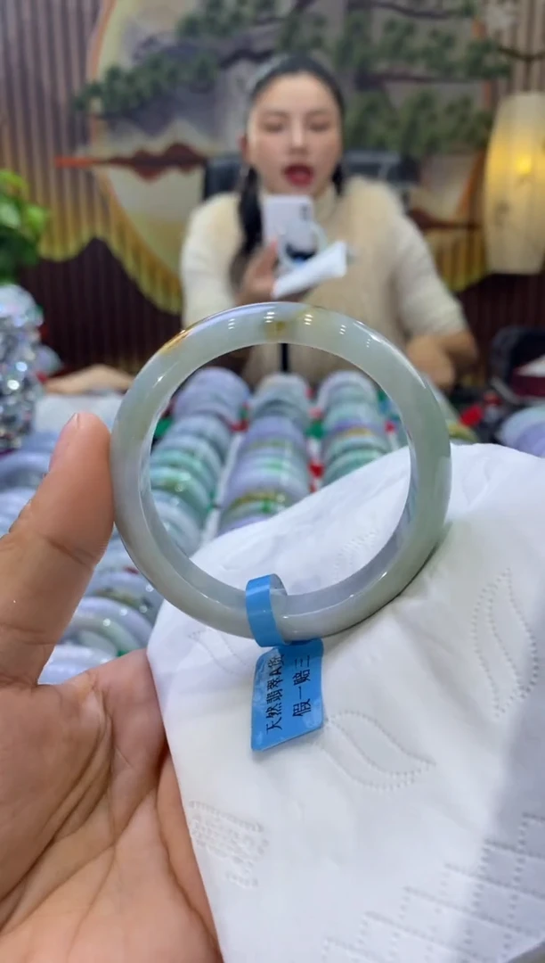 【闪购商品】翡翠手镯未镶嵌多人07780