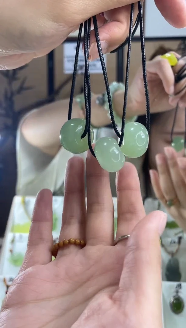 岫玉未镶嵌吊坠多样性发货其中发一