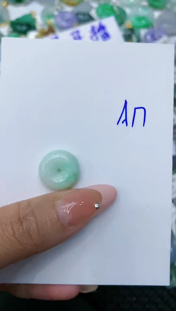 【闪购商品】翡翠颈饰未镶嵌111111111