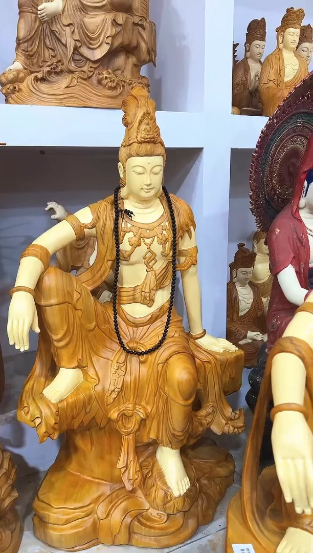 香樟木木雕款真****真水月观音像