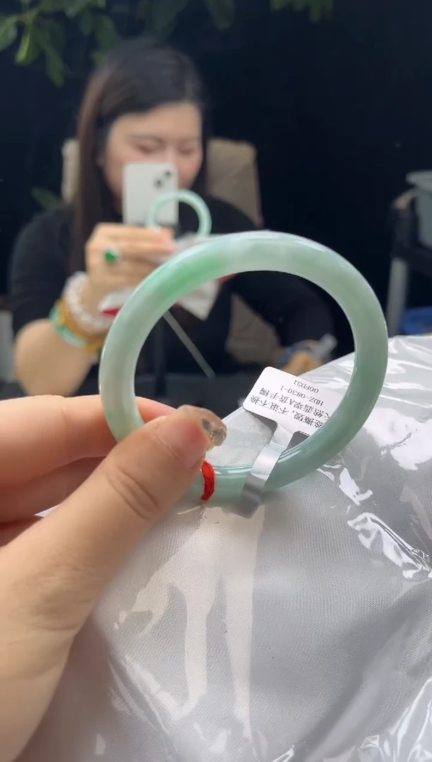 【闪购商品】翡翠手镯未镶嵌0414782177有纹裂