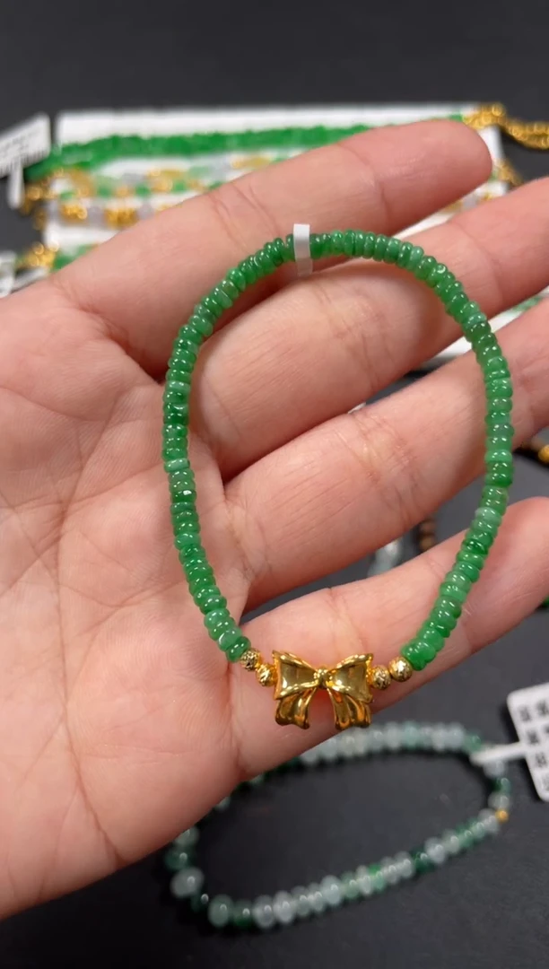 套链18K金镶嵌翡翠一条  P560