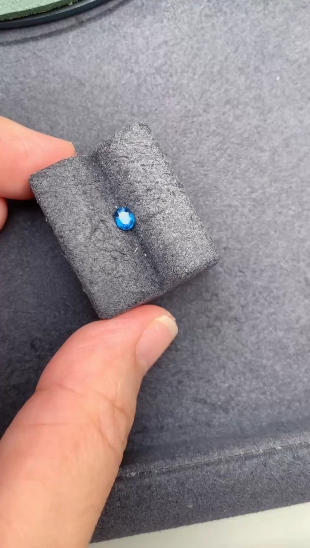 裸石未镶嵌尖晶石25分钴尖晶  BE