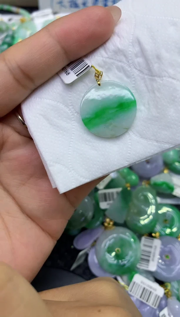 颈饰18K金镶嵌翡翠天然缅甸A货翡翠