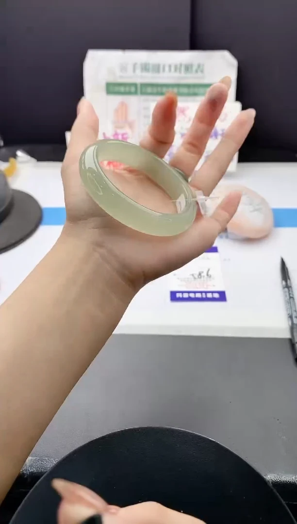 未镶嵌手镯石英质玉j153-DB58+