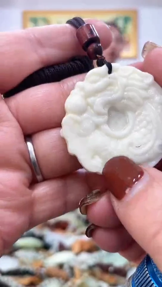 未镶嵌岫玉挂件