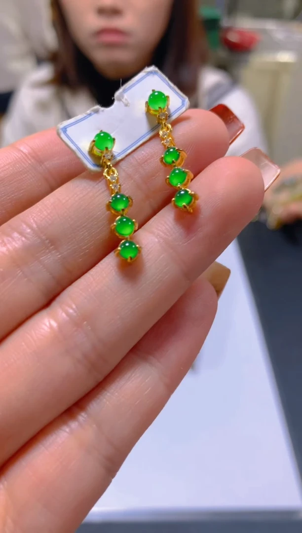 未镶嵌翡翠耳饰多样性发一