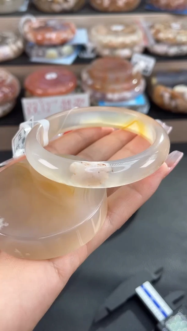 未镶嵌手镯石英质玉58