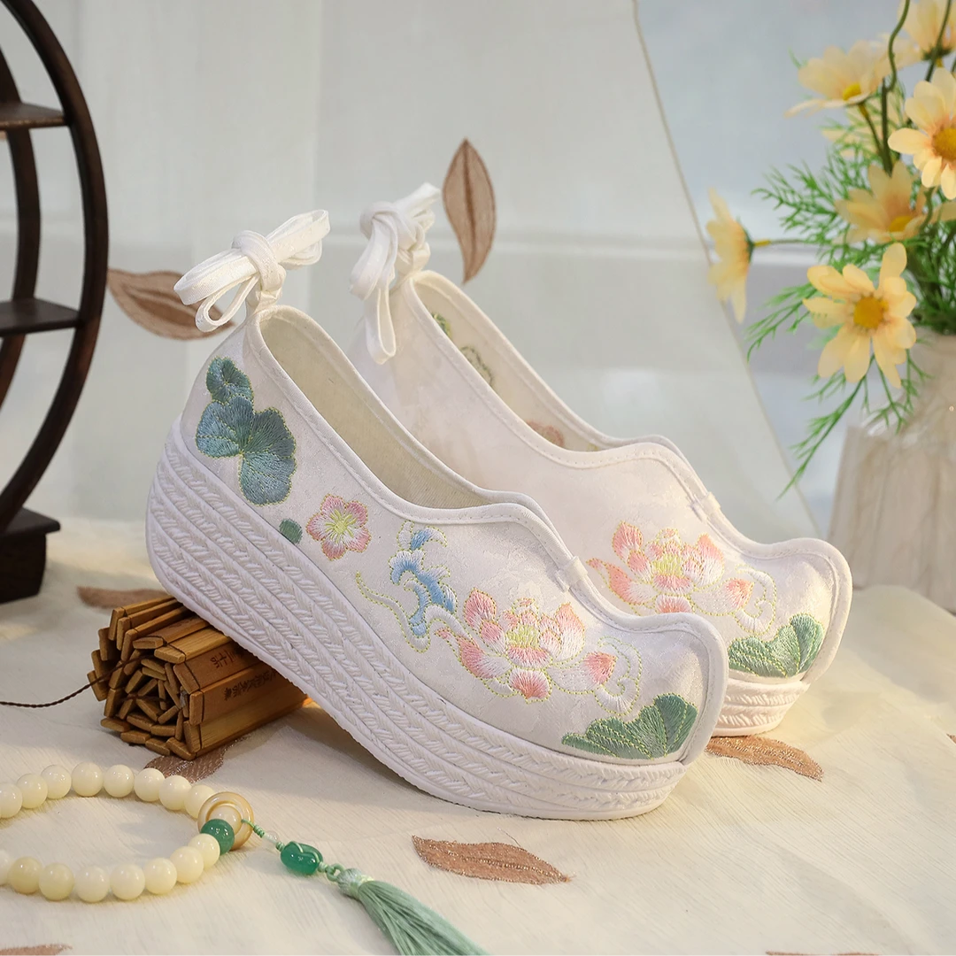 不累脚的汉服鞋高跟女绣花胶粘布鞋复古绣花鞋老北京布鞋中国风