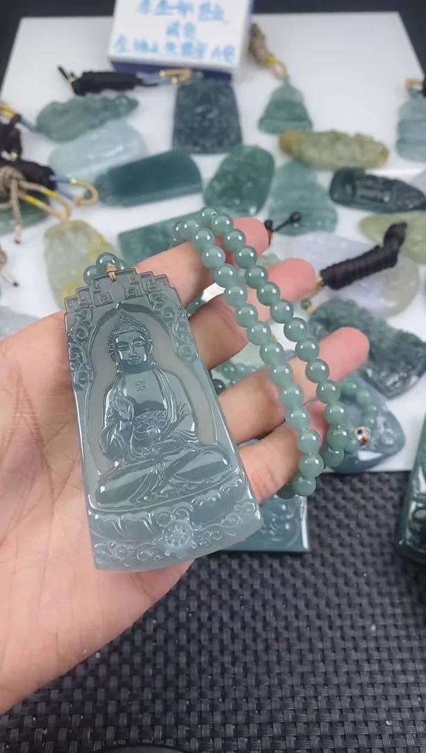 翡翠未镶嵌颈饰