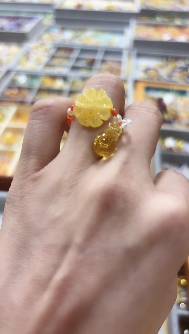 琥珀未镶嵌戒指花