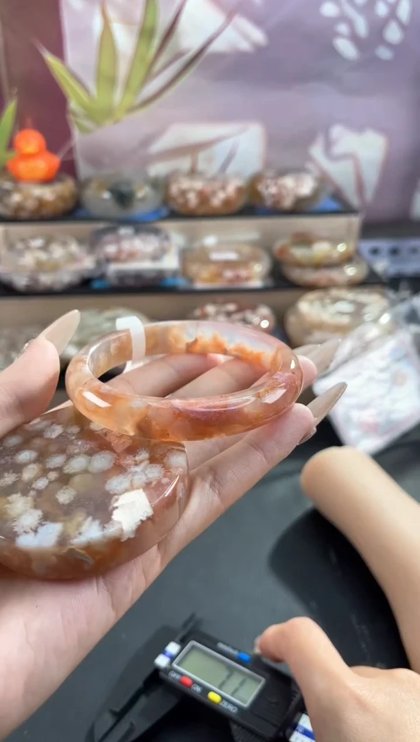 未镶嵌手镯石英质玉58