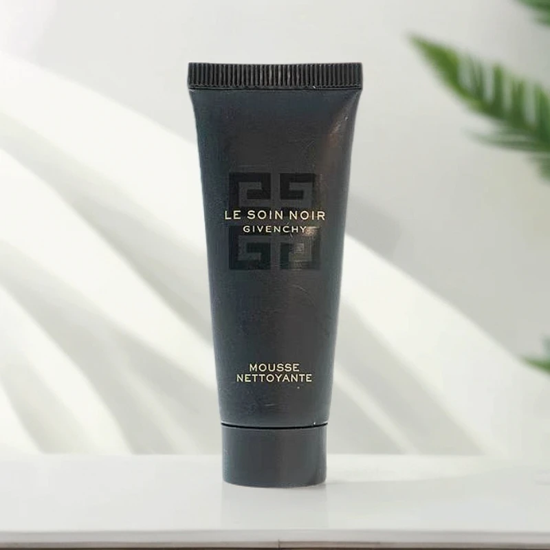 纪梵希黑能臻萃洁颜乳20ml