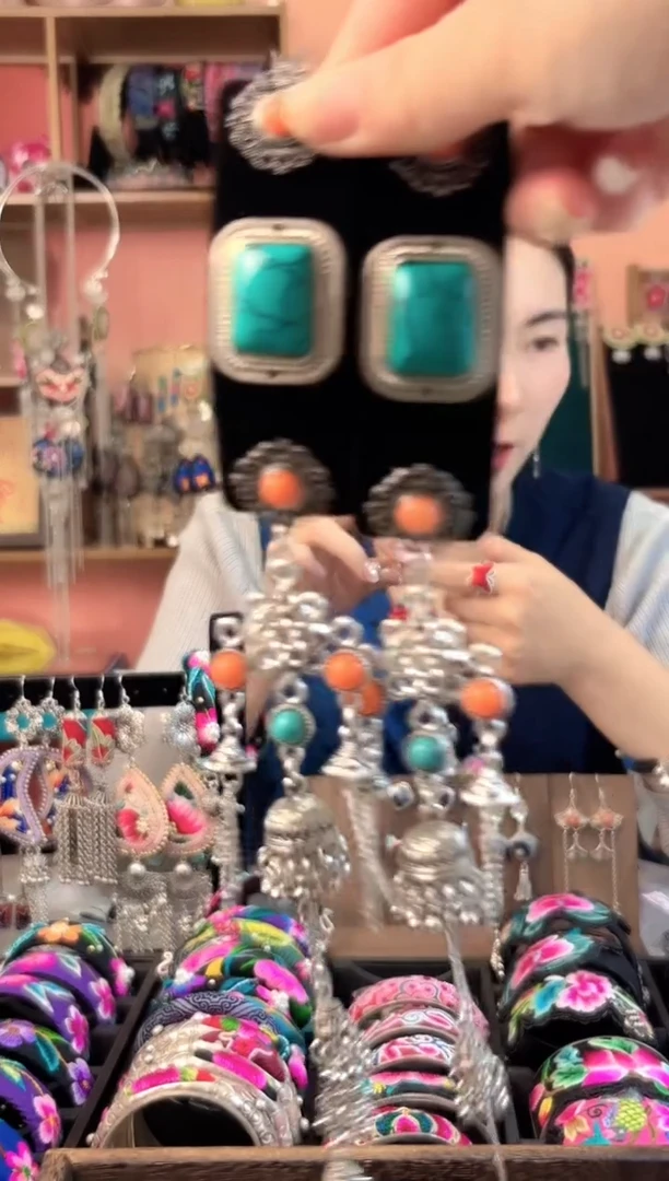 织绣艺枝独绣手工饰品80