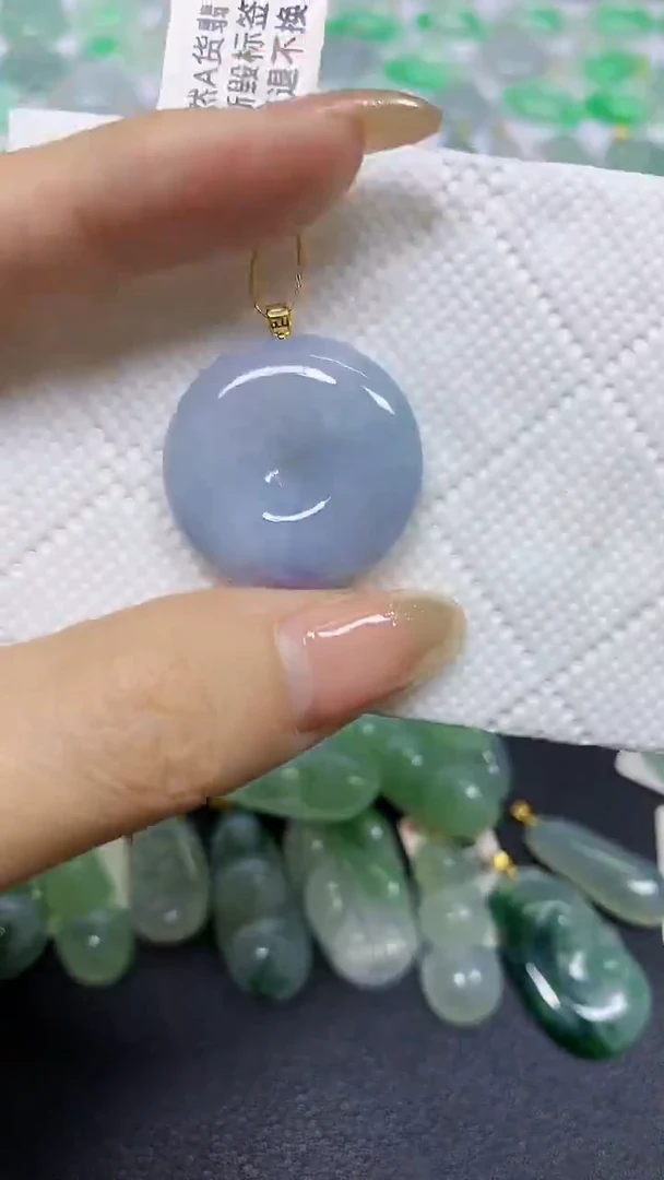 颈饰18K金镶嵌翡翠A货