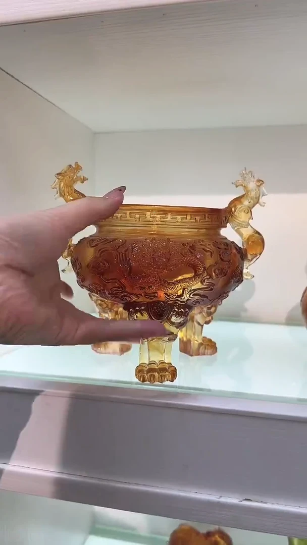 手工艺品琉璃宝鼎