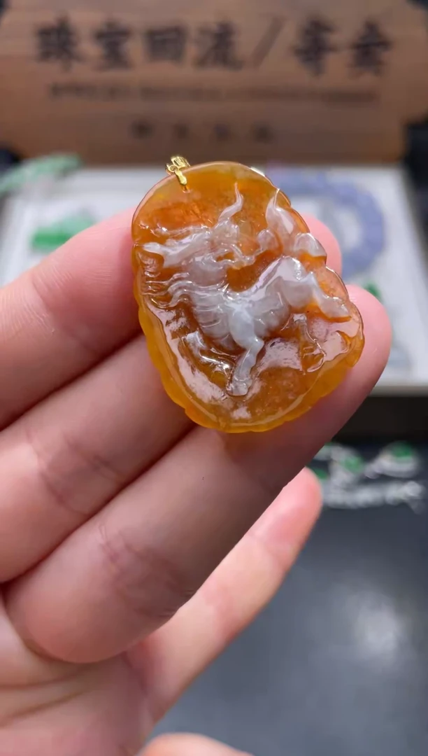 【闪购商品】翡翠颈饰18K金镶嵌33.........