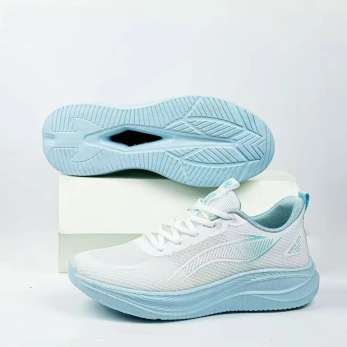 情侣款休闲运动鞋