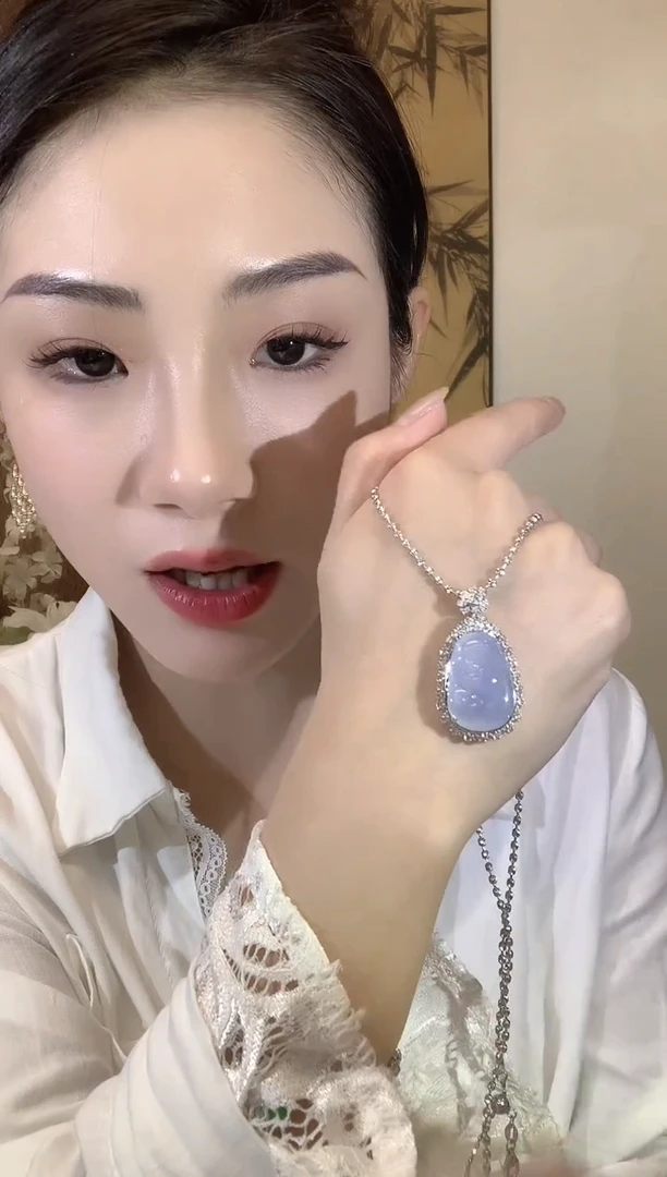 【闪购商品】翡翠吊坠(不含链)18K金镶嵌A60