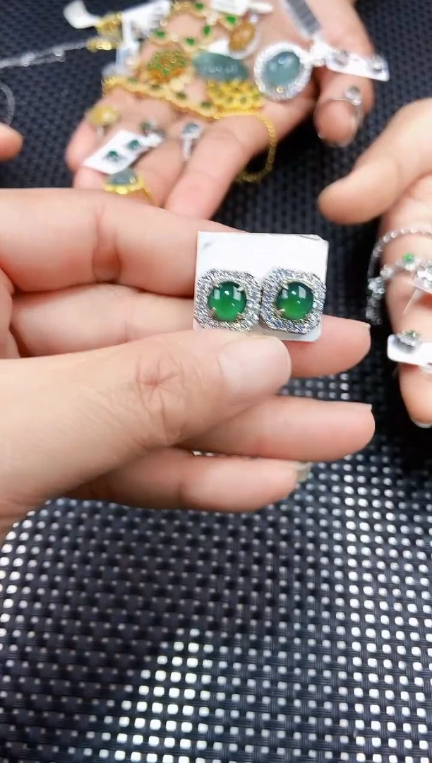 【闪购商品】翡翠耳饰未镶嵌111111111