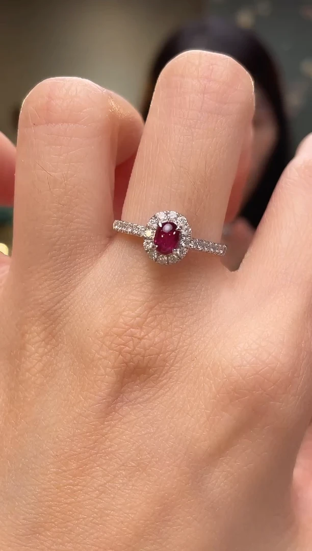 18K金镶嵌戒指红宝石主石：0.38ct