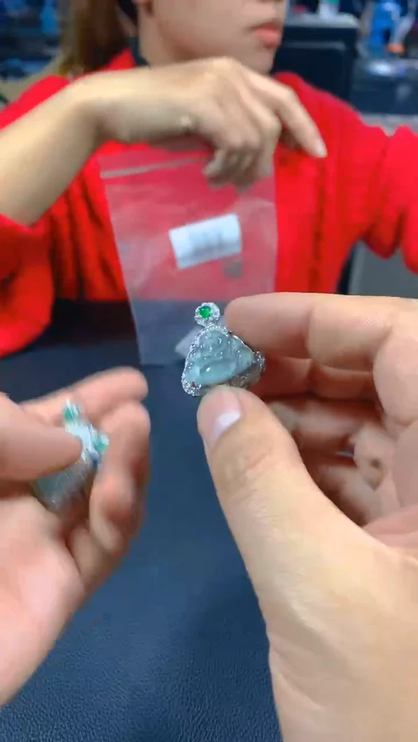 吊坠(赠链)未镶嵌翡翠多样性发一