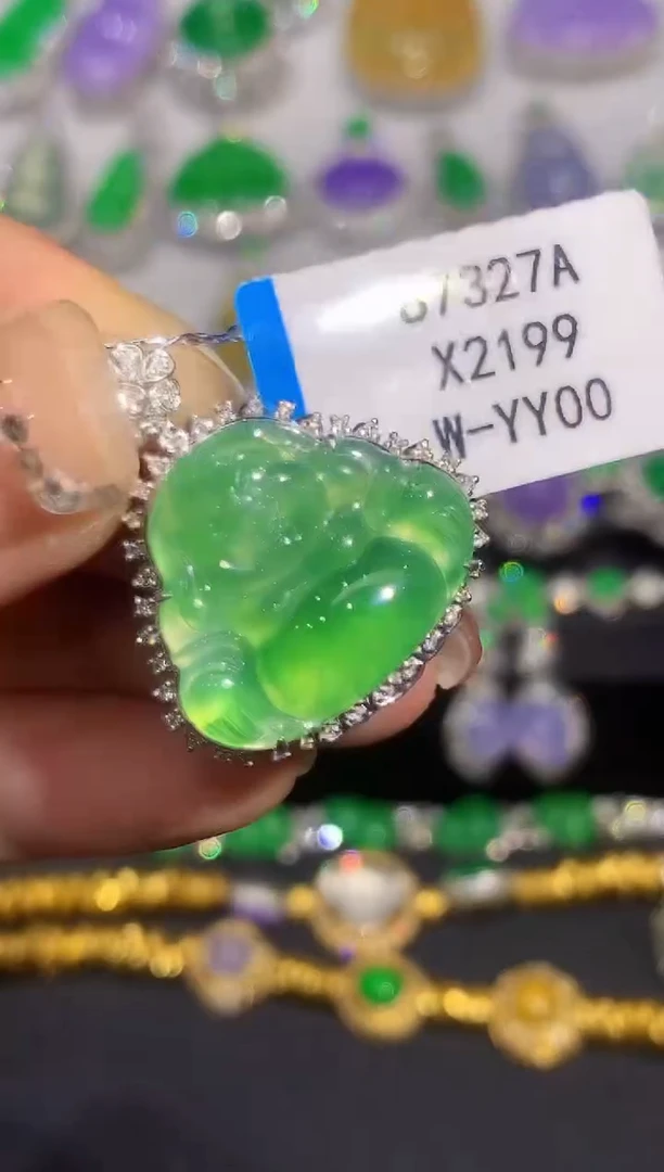 吊坠(不含链)18K金镶嵌翡翠X2199多样性发其一