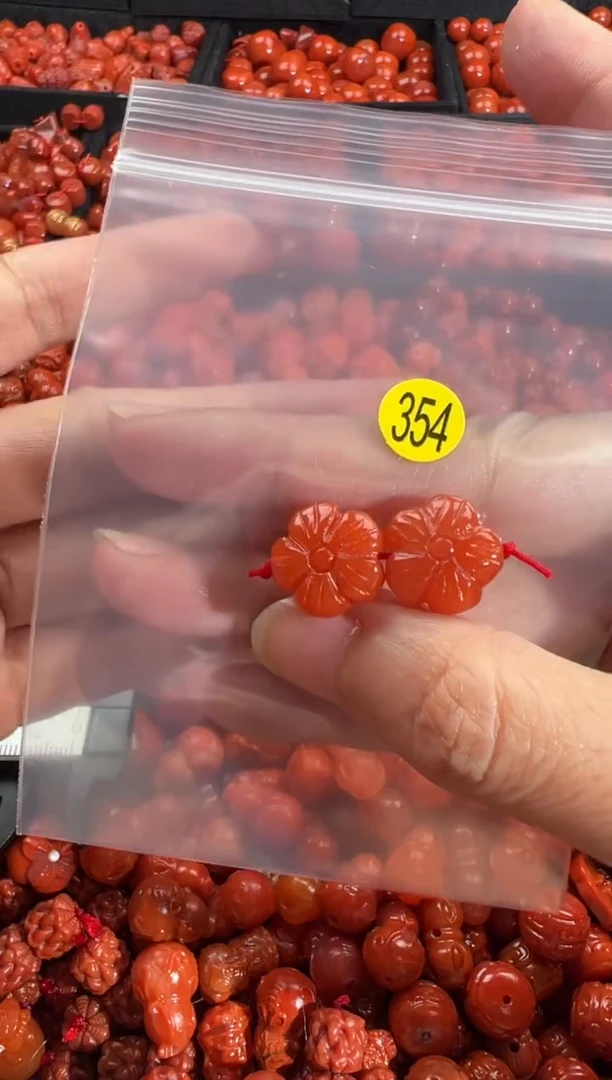 颈饰未镶嵌南红玛瑙1