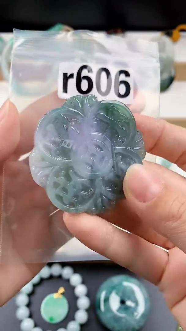 颈饰未镶嵌翡翠天然翡翠吊坠挂件