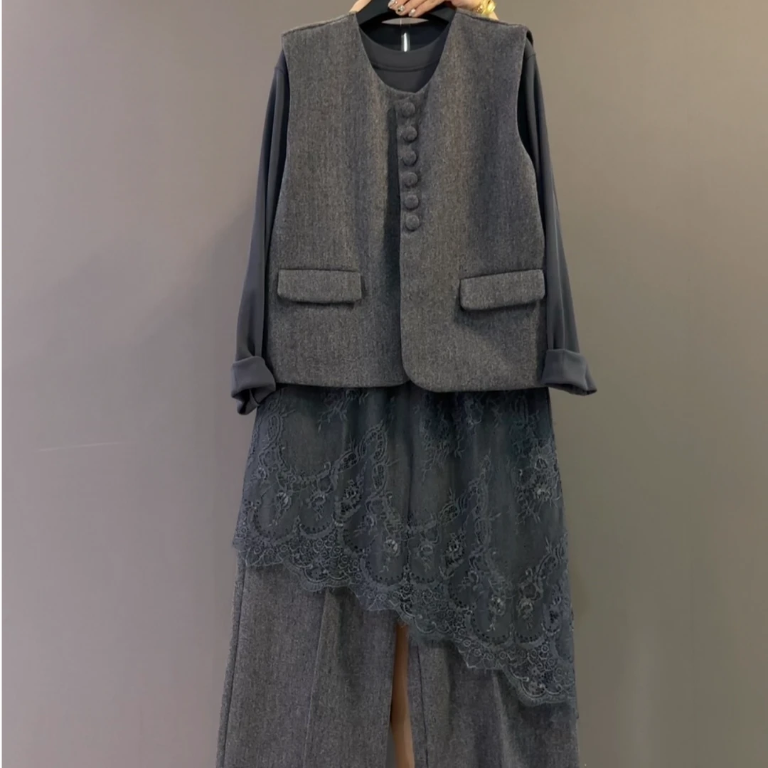 欧货大码灰色马甲套装女2025新款叠穿马夹蕾丝打底衫阔腿裤三件套
