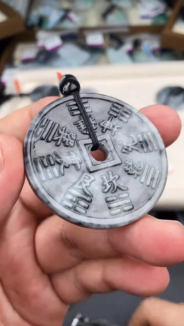 【闪购商品】翡翠颈饰未镶嵌  天然翡翠，一物一图