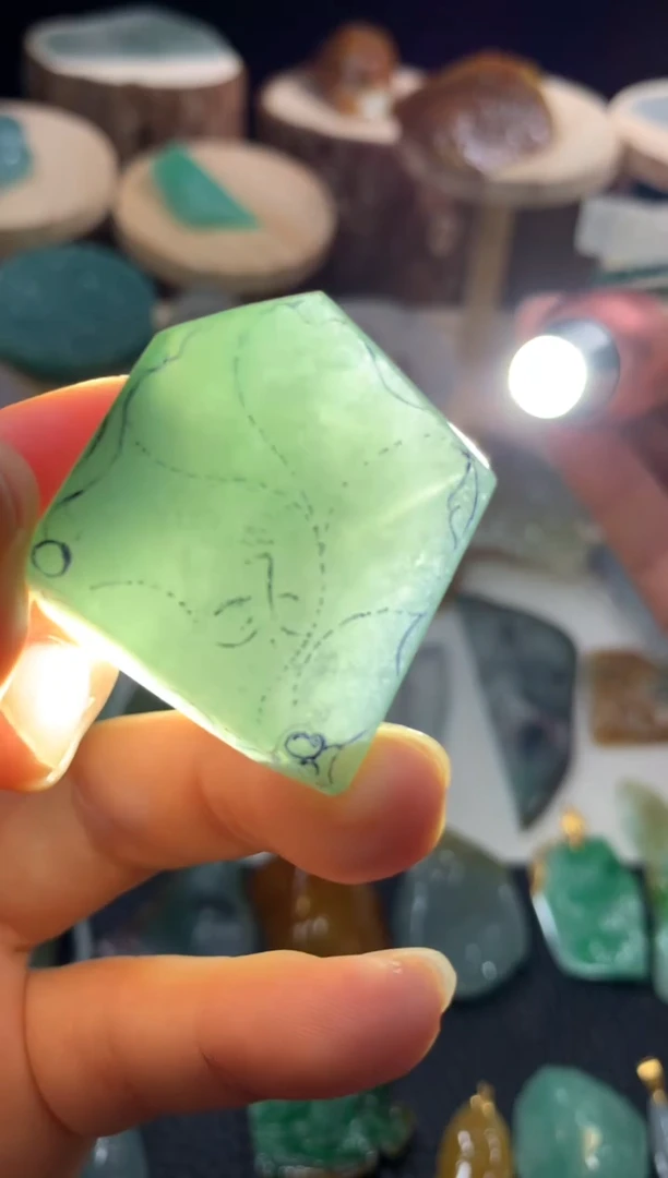 未镶嵌定制翡翠吊坠包工不退换