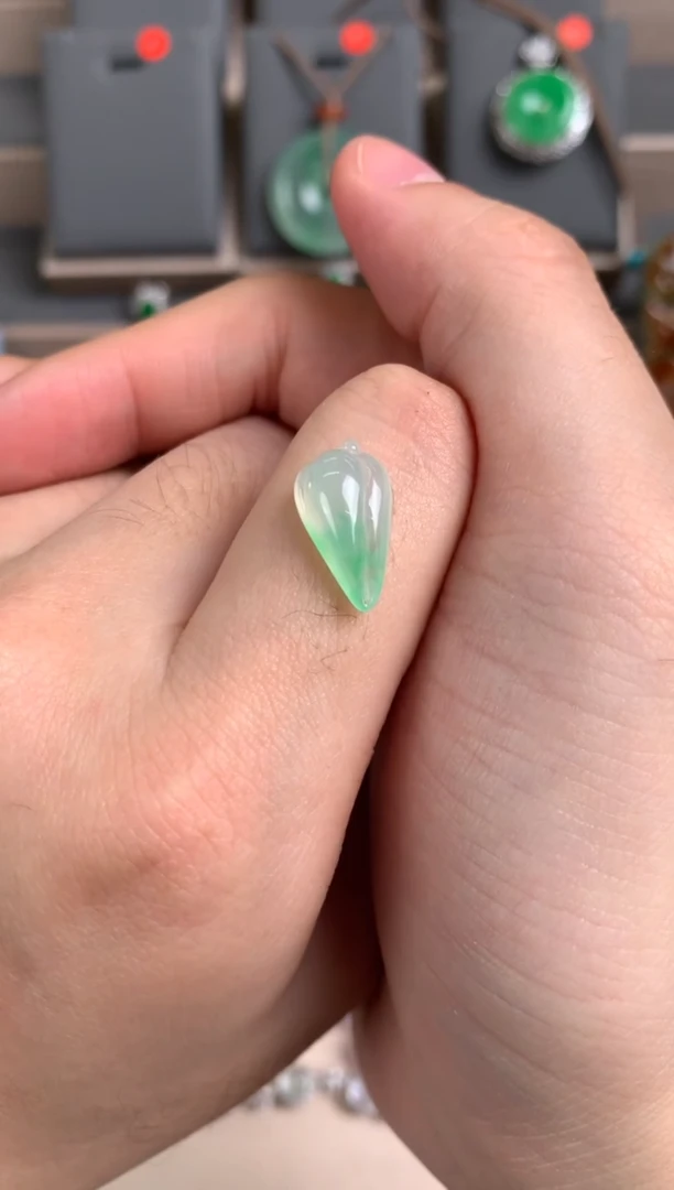 未镶嵌定制翡翠裸玉