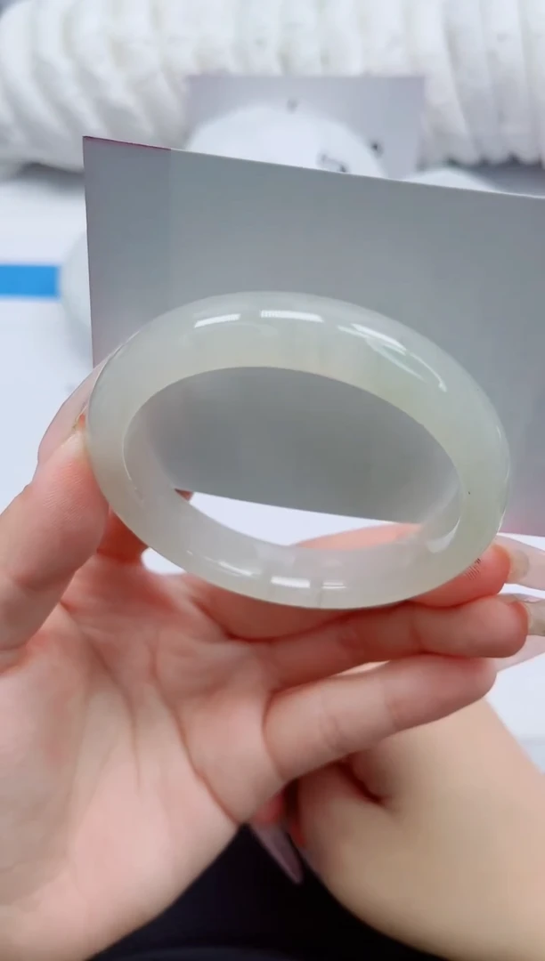 未镶嵌手镯石英质玉63-55/56