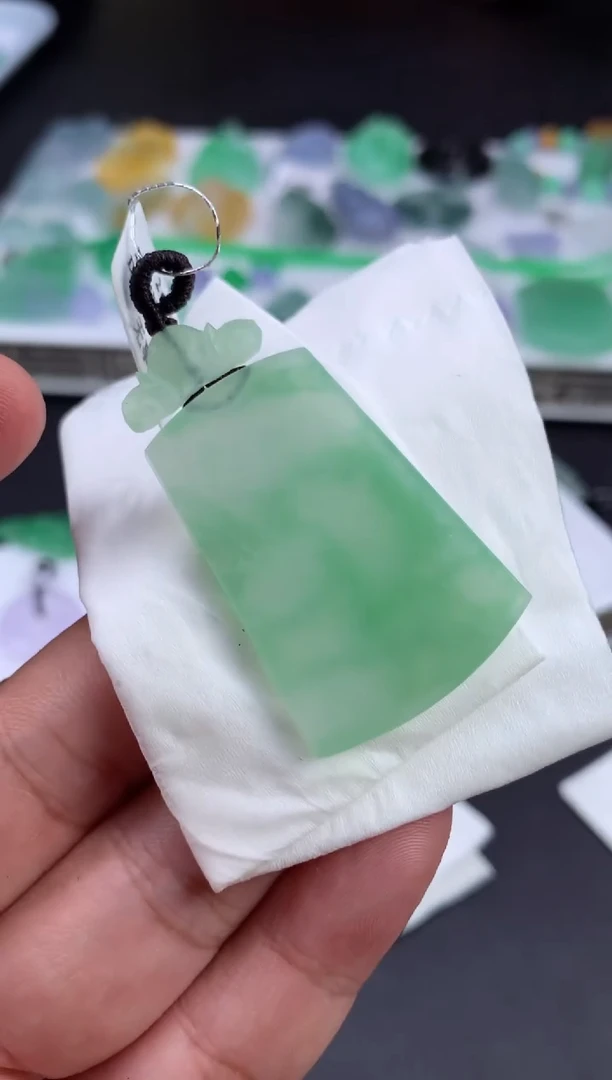 未镶嵌定制翡翠至***爱翡翠