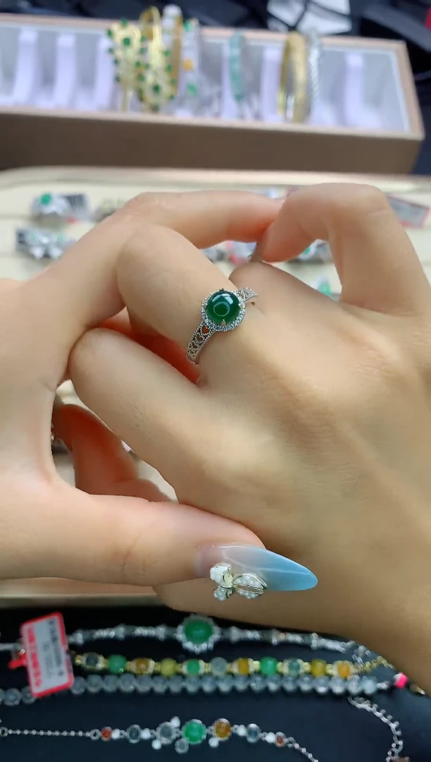 翡翠戒指银S925镶嵌翡翠 饰品 银S925镶嵌