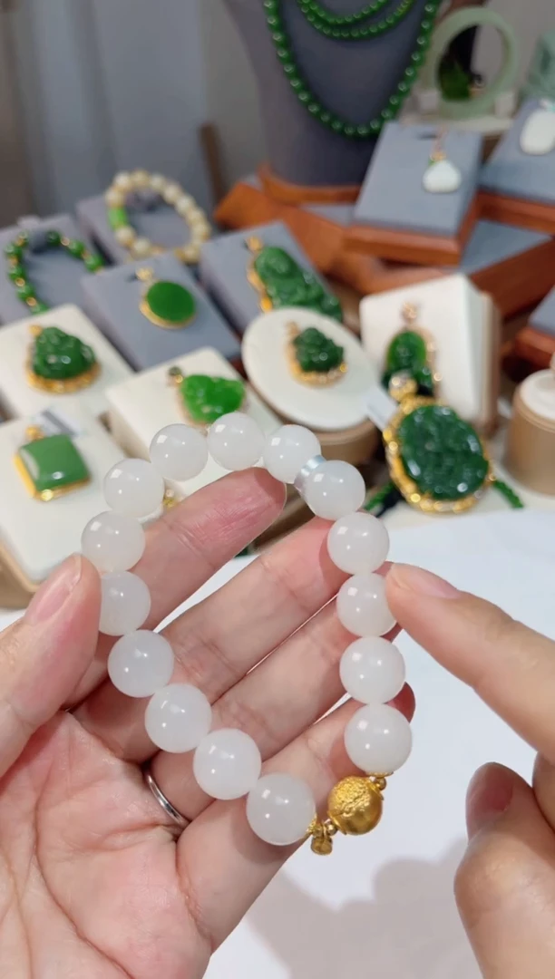 18K金镶嵌手串和田玉12mm