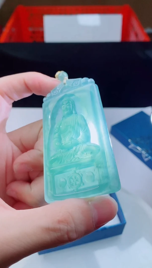 颈饰未镶嵌翡翠     ·
