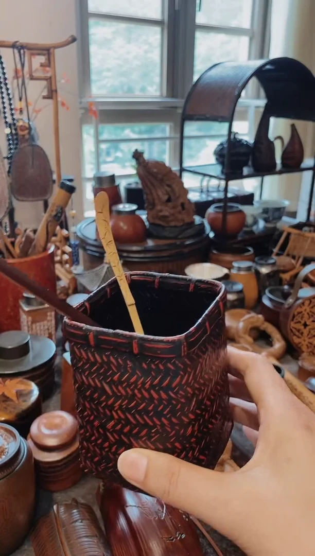 竹大漆手工编织笔筒